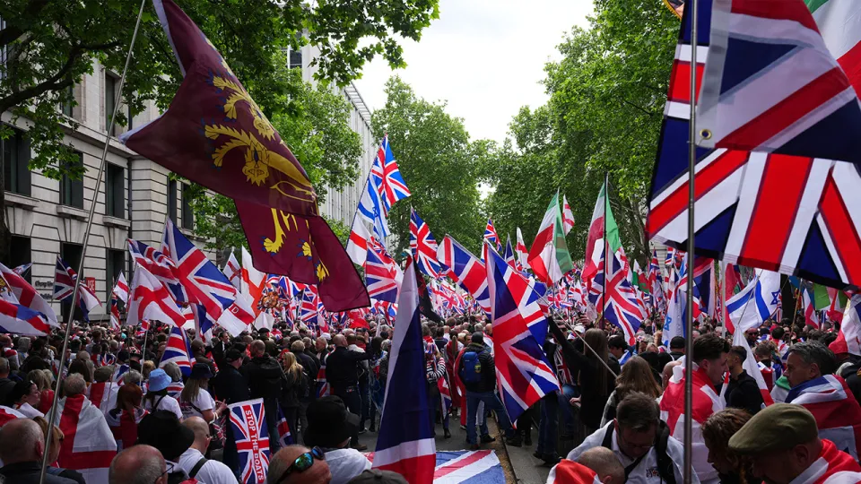 Tommy Robinson UTK protest goes ahead with rival opposing protests also taking place seperated by just half a mile